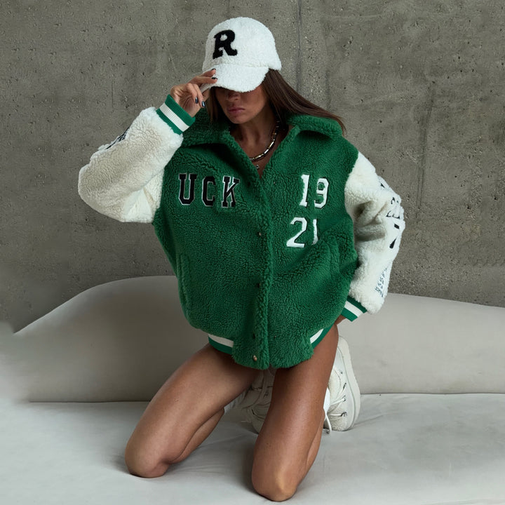 Kvinnors Mysiga Oversized Fleecejacka med Sportdetaljer Mirla-Eva Jonsson