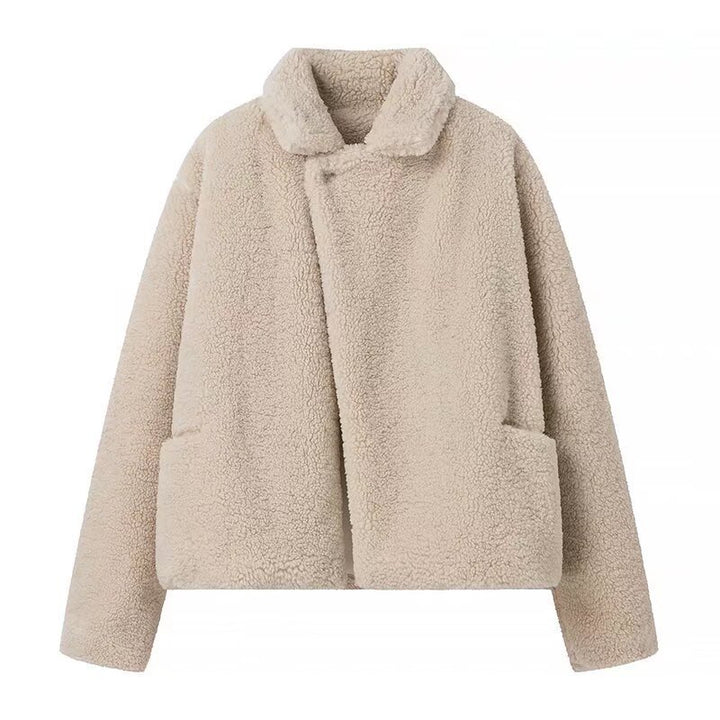 Kvinnors Mysiga Plyschjacka i Elegant Oversized Stil Mirla-Eva Jonsson