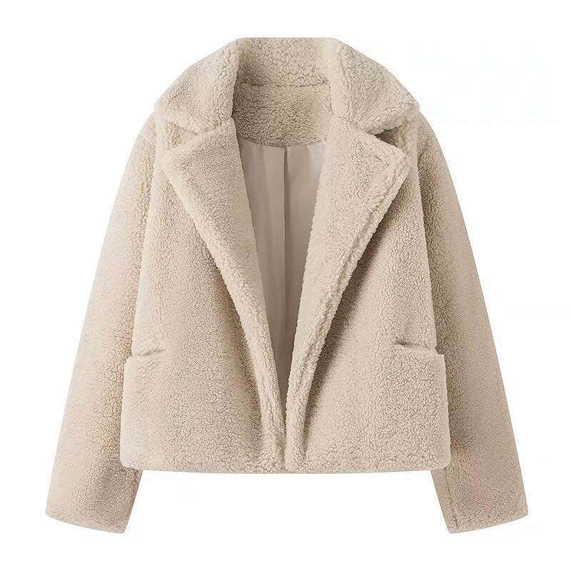 Kvinnors Mysiga Plyschjacka i Elegant Oversized Stil Mirla-Eva Jonsson