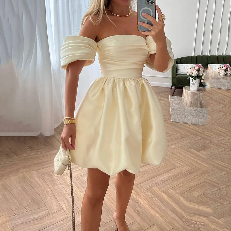 Kvinnors Off-Shoulder Cocktailklänning med eleganta puffärmar och flytande kjol Mirla-Eva Jonsson