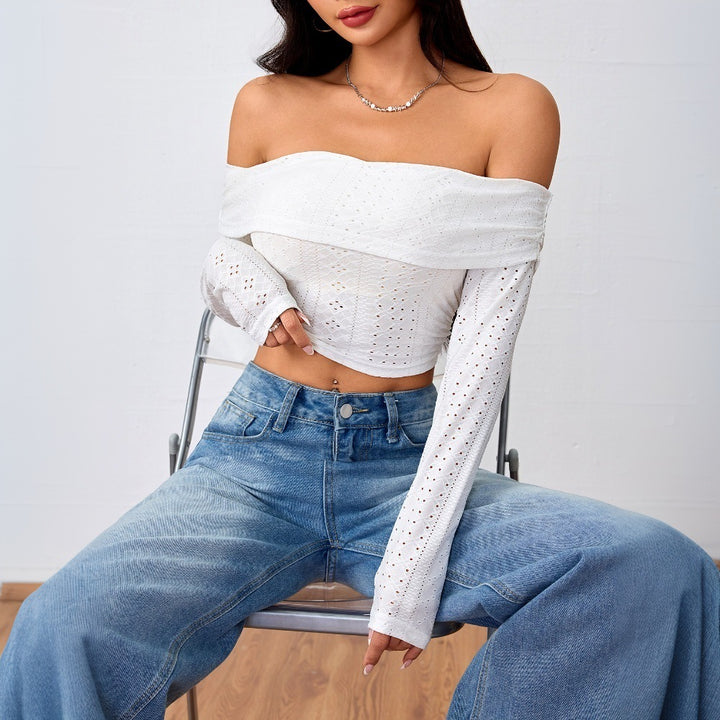 Kvinnors Off-Shoulder Crop Top med långa puffärmar och elegant spetsstruktur Mirla-Eva Jonsson