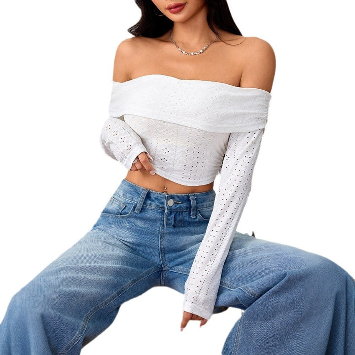 Kvinnors Off-Shoulder Crop Top med långa puffärmar och elegant spetsstruktur Mirla-Eva Jonsson