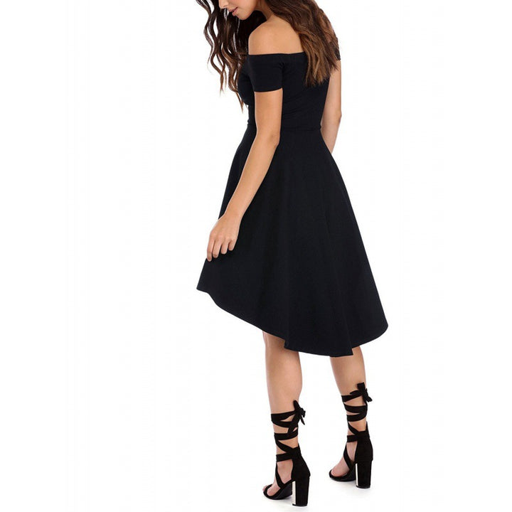Kvinnors Off-Shoulder Klänning med Asymmetrisk Söm och Flödande Kjol Mirla-Eva Jonsson