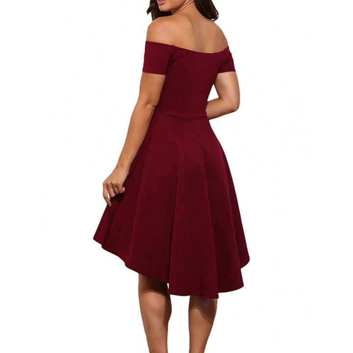 Kvinnors Off-Shoulder Klänning med Asymmetrisk Söm och Flödande Kjol Mirla-Eva Jonsson