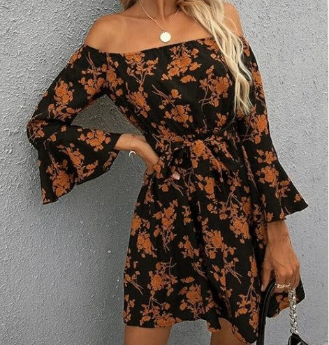 Kvinnors Off-Shoulder Klänning med Färgglad Mönster Mirla-Eva Jonsson