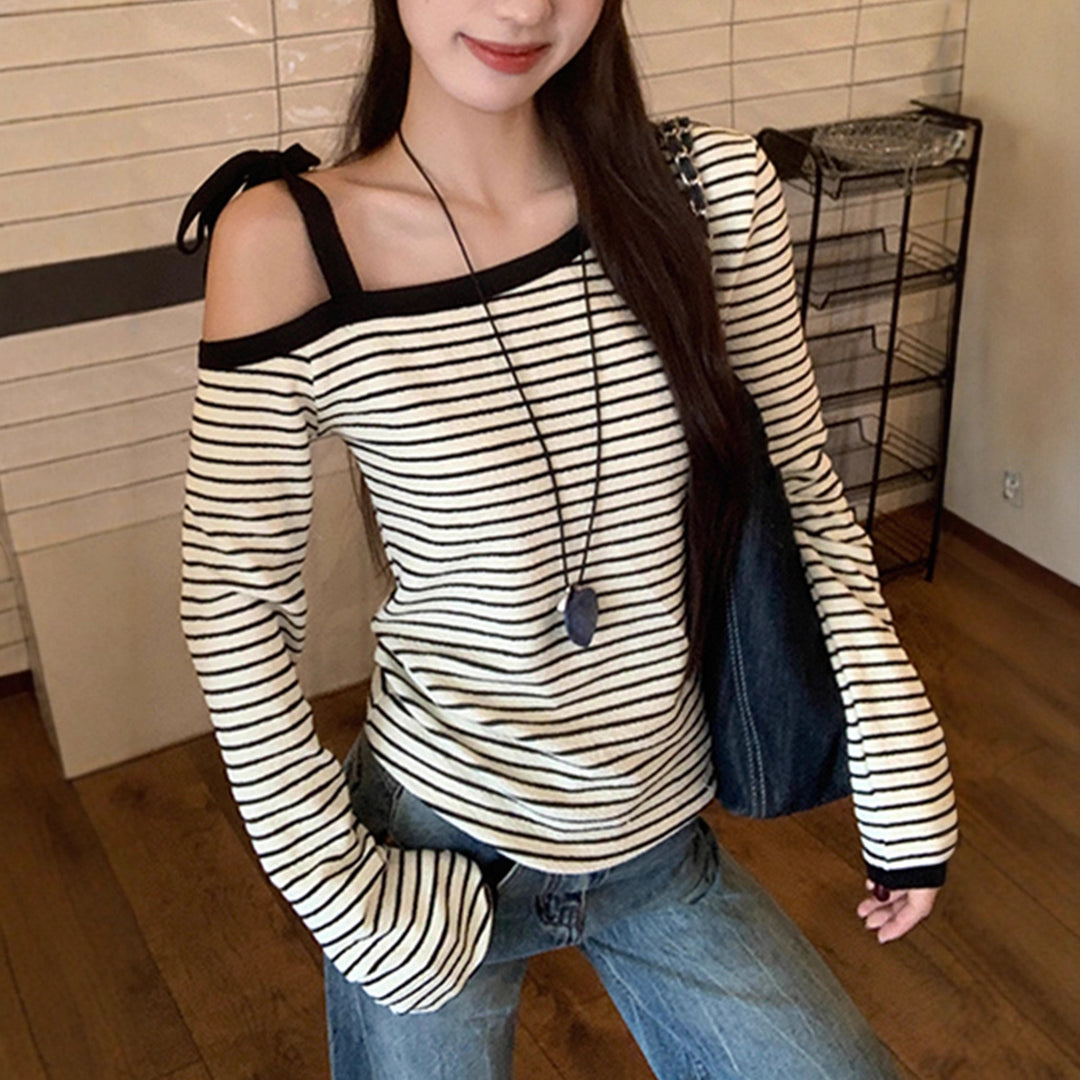 Kvinnors Off-Shoulder Långärmad Skjorta med Randigt Mönster Mirla-Eva Jonsson