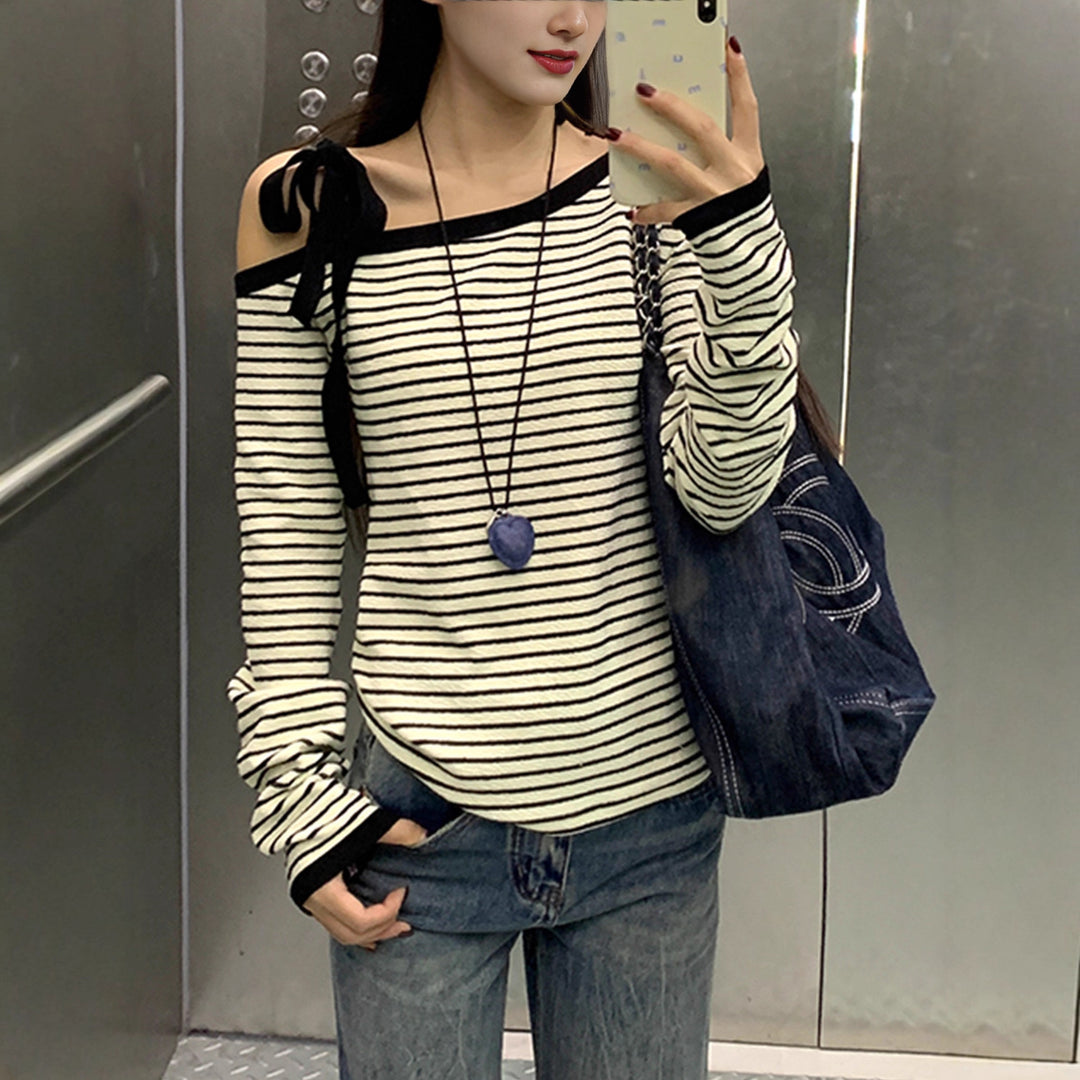 Kvinnors Off-Shoulder Långärmad Skjorta med Randigt Mönster Mirla-Eva Jonsson