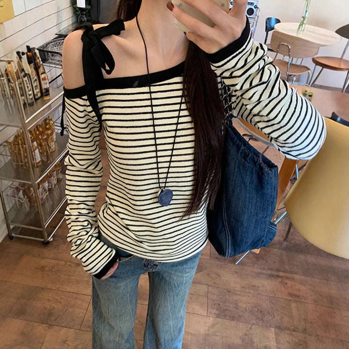 Kvinnors Off-Shoulder Långärmad Skjorta med Randigt Mönster Mirla-Eva Jonsson
