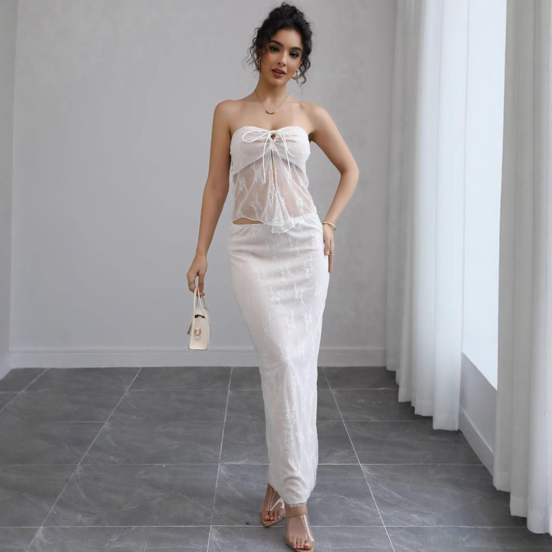 Kvinnors Off-Shoulder Maxi Klänning med Delikat Spets och Elegant Midjeband-Eva Jonsson