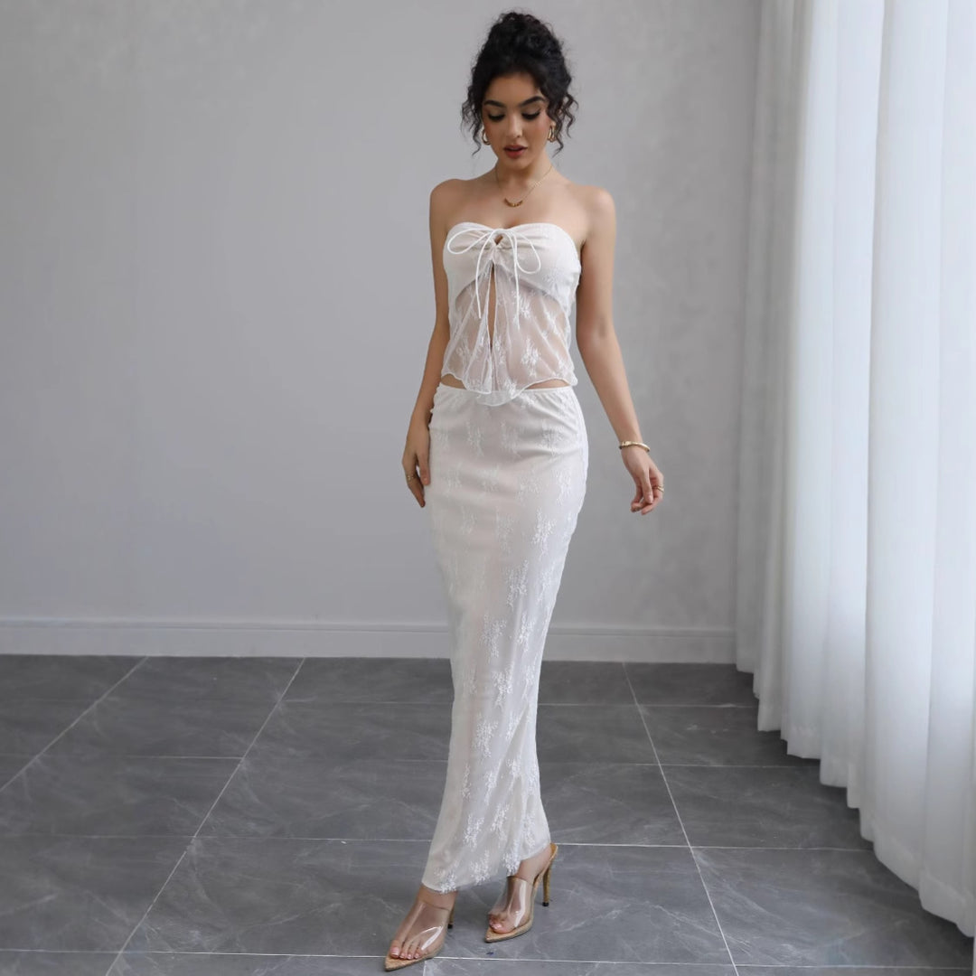Kvinnors Off-Shoulder Maxi Klänning med Delikat Spets och Elegant Midjeband-Eva Jonsson