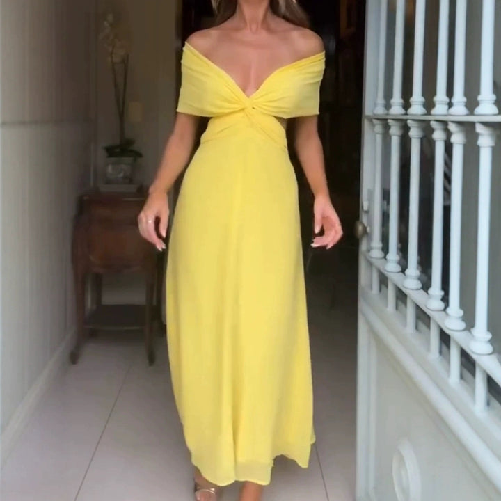 Kvinnors Off-Shoulder Maxi Klänning med Drapering och Elegant Silhuett-Eva Jonsson