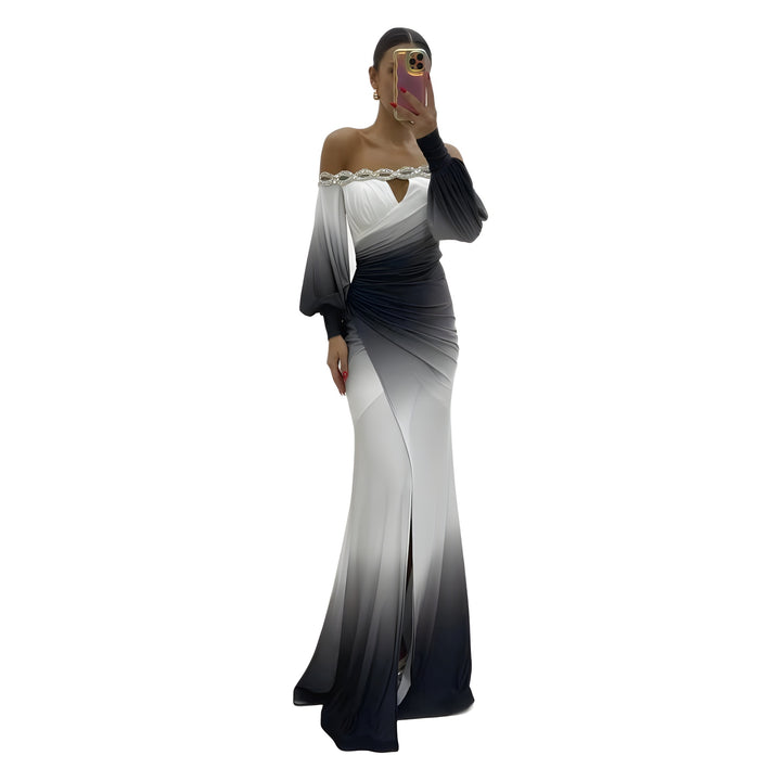 Kvinnors Off-Shoulder Maxi Klänning med Elegant Drapering och Glittrande Accenter Mirla-Eva Jonsson