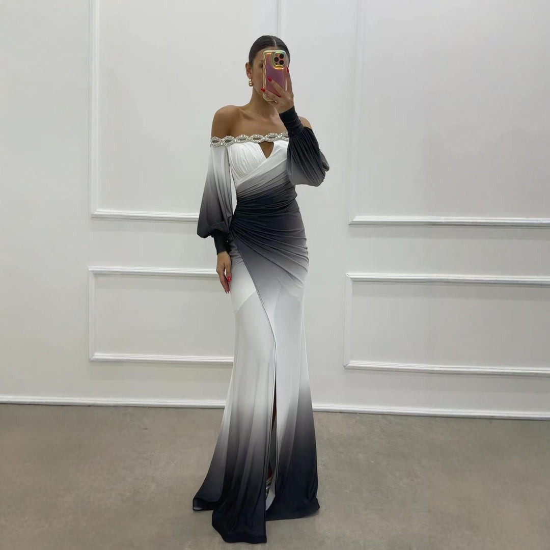 Kvinnors Off-Shoulder Maxi Klänning med Elegant Drapering och Glittrande Accenter Mirla-Eva Jonsson