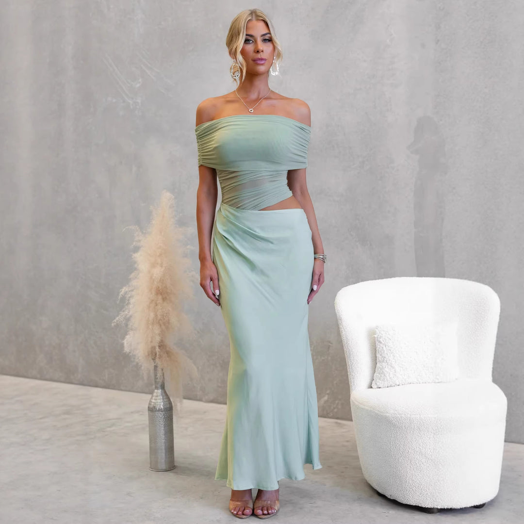 Kvinnors Off-Shoulder Maxi Klänning med Elegant Omslag Design och Figurvänlig Klipp-Eva Jonsson