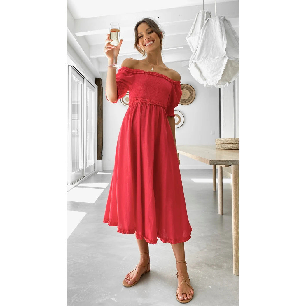 Kvinnors Off-Shoulder Midi Klänning med Luftig Silhuett och Volangdetaljer Mirla-Eva Jonsson
