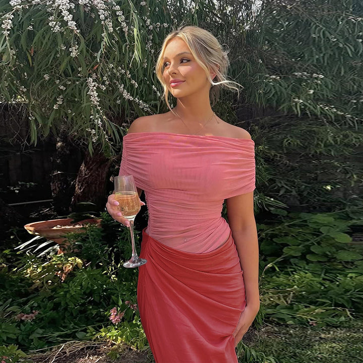Kvinnors Off-Shoulder Mini Klänning med Figur-Kramande Volangdesign och Asymmetrisk Nederkant-Eva Jonsson