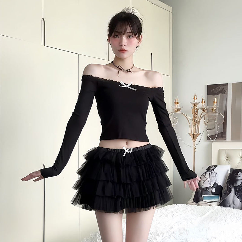 Kvinnors Off-Shoulder Skjorta med Spetsdetaljer och Fitted Cut-Eva Jonsson