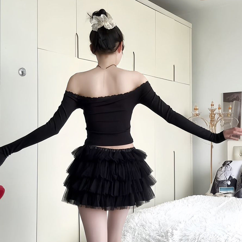 Kvinnors Off-Shoulder Skjorta med Spetsdetaljer och Fitted Cut-Eva Jonsson