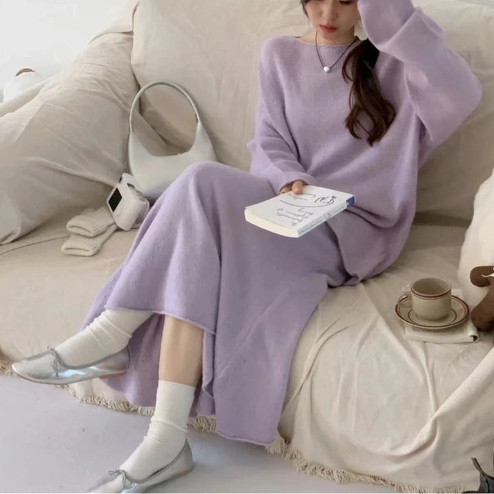 Kvinnors Off-Shoulder Stickad Klänning i Avslappnad Stil med Flowande Snitt Mirla-Eva Jonsson