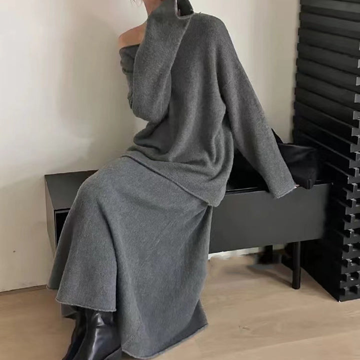Kvinnors Off-Shoulder Stickad Klänning i Avslappnad Stil med Flowande Snitt Mirla-Eva Jonsson