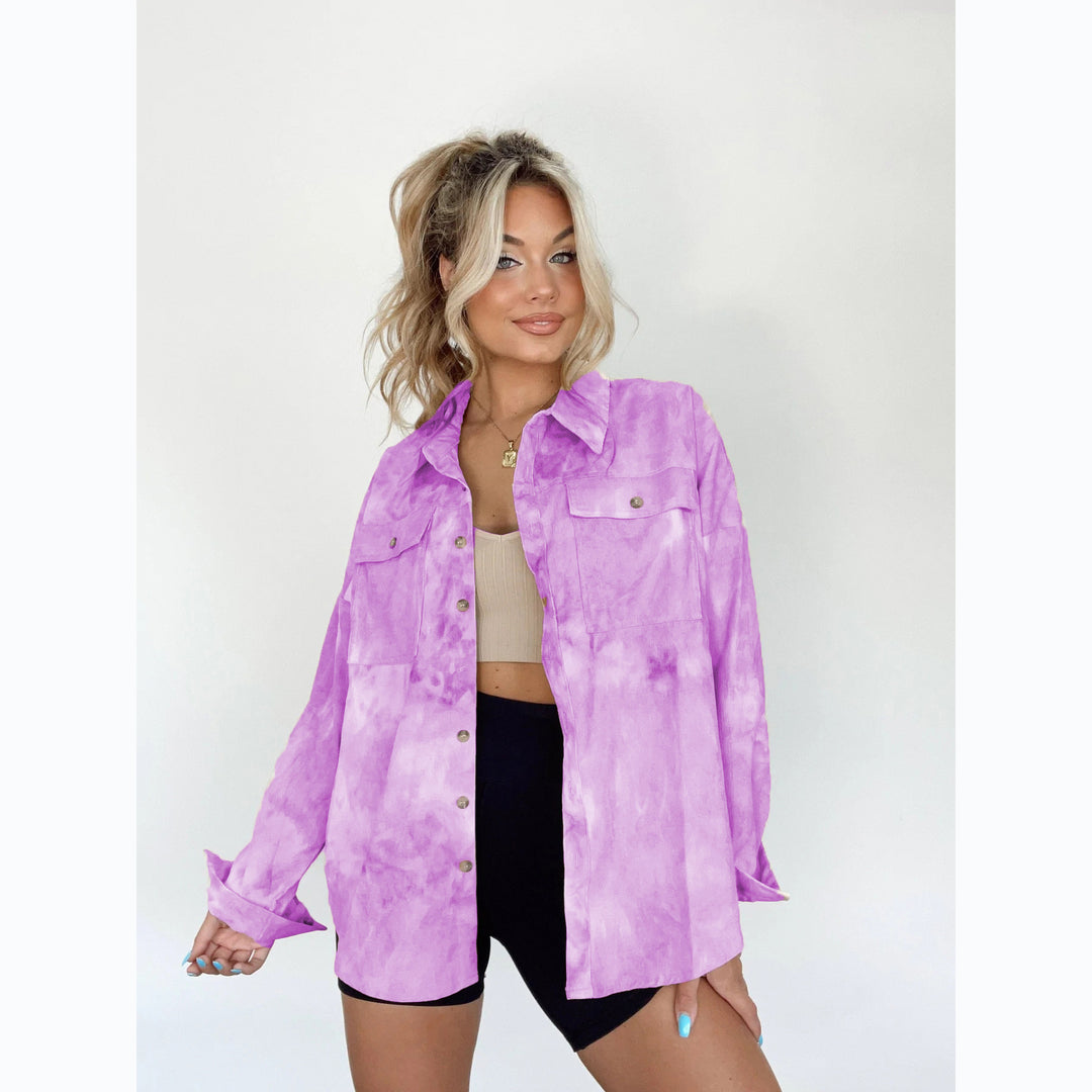 Kvinnors Oversize Denim Skjortjacka i Trendig Tie-Dye Design Mirla-Eva Jonsson