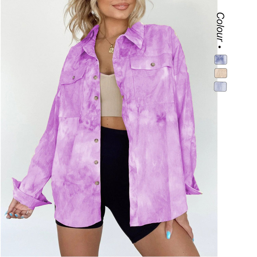 Kvinnors Oversize Denim Skjortjacka i Trendig Tie-Dye Design Mirla-Eva Jonsson