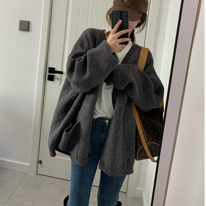 Kvinnors Oversized Cardigan med Praktiska Fickor och V-Hals Klänning-Eva Jonsson