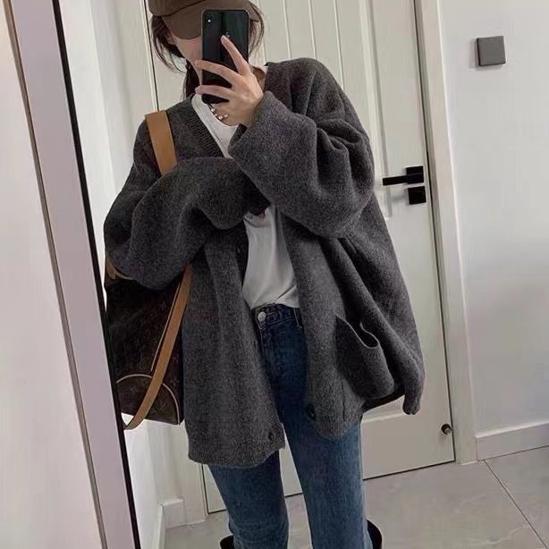 Kvinnors Oversized Cardigan med Praktiska Fickor och V-Hals Klänning-Eva Jonsson