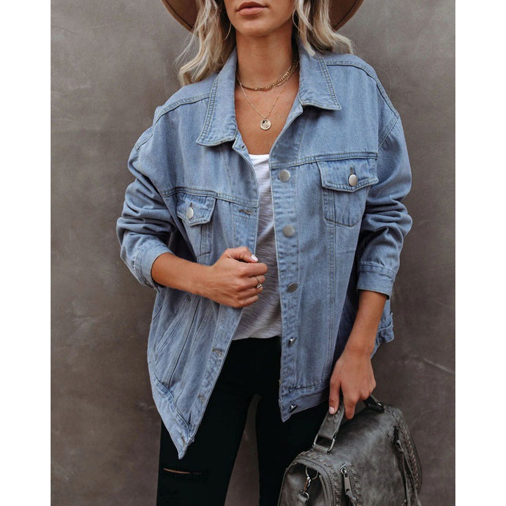 Kvinnors Oversized Denimjacka med Praktiska Bröstfickor Mirla-Eva Jonsson