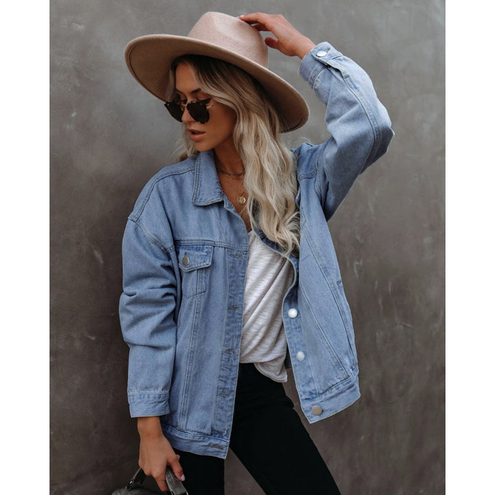 Kvinnors Oversized Denimjacka med Praktiska Bröstfickor Mirla-Eva Jonsson