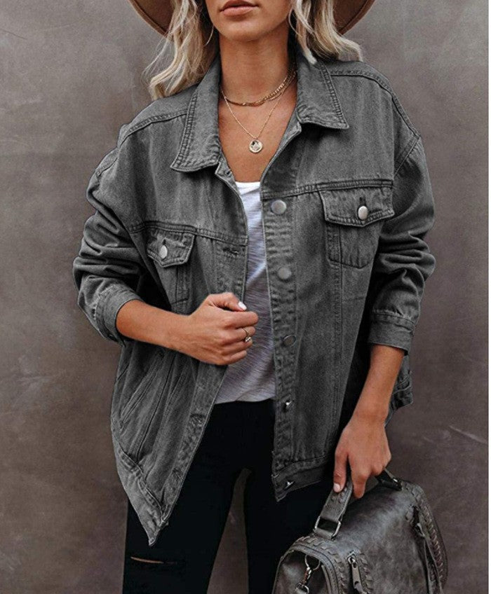 Kvinnors Oversized Denimjacka med Praktiska Bröstfickor Mirla-Eva Jonsson