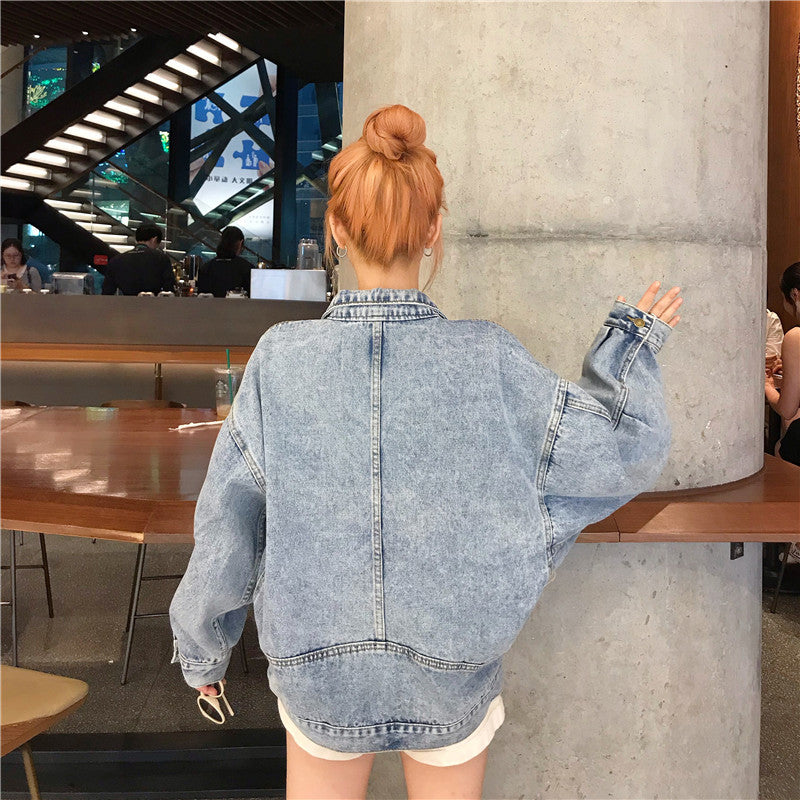 Kvinnors Oversized Denimjacka med Praktiska Fickor Mirla-Eva Jonsson