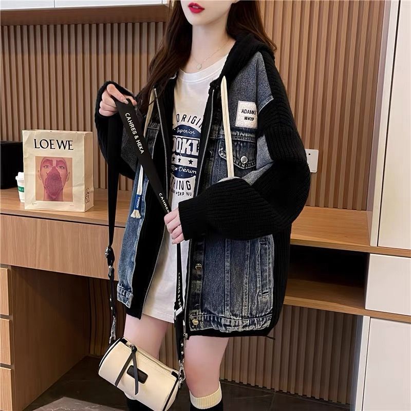 Kvinnors Oversized Denimjacka med Stickade Element Mirla-Eva Jonsson