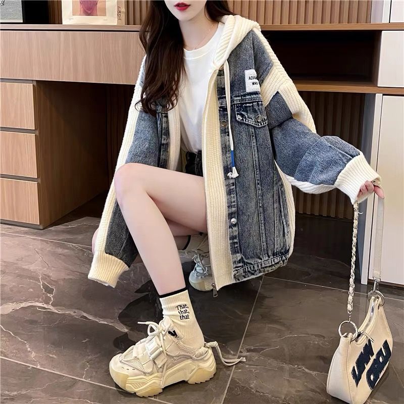 Kvinnors Oversized Denimjacka med Stickade Element Mirla-Eva Jonsson