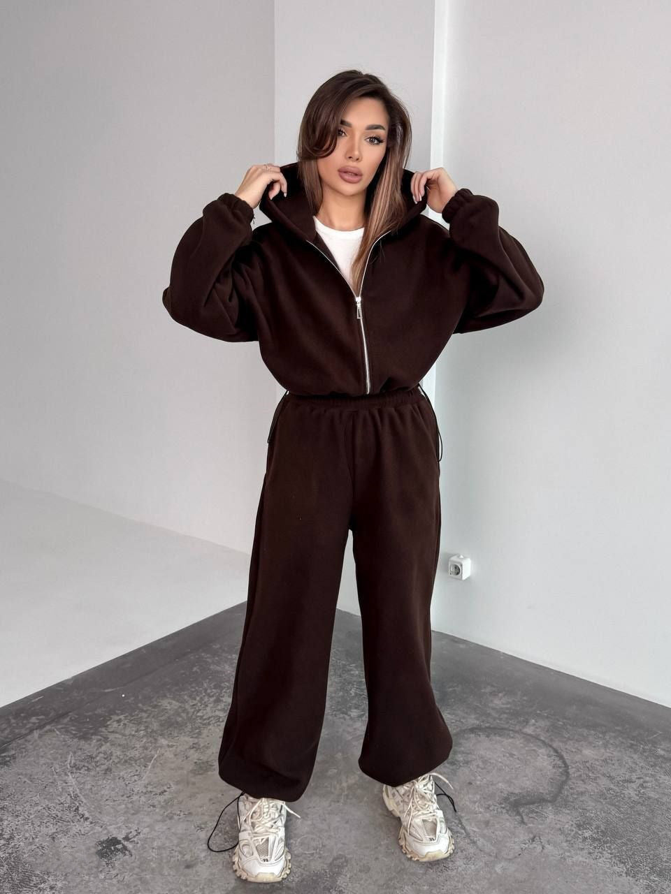 Kvinnors Oversized Fleece Träningsoverall med Huva och Vida Ben Mirla-Eva Jonsson