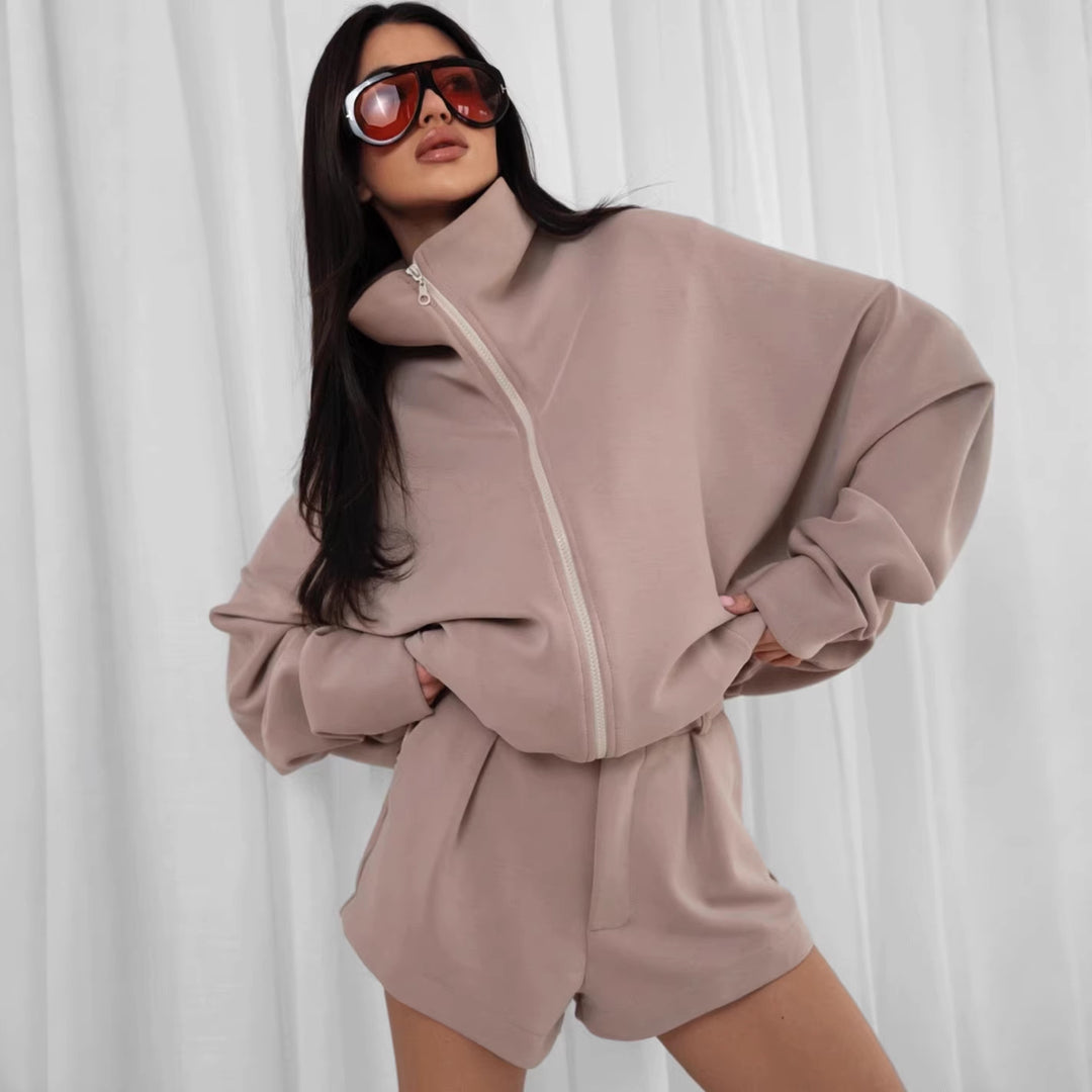 Kvinnors Oversized Hoodie Jacka och Shorts Set med Kontinuerlig Dragkedja Mirla-Eva Jonsson