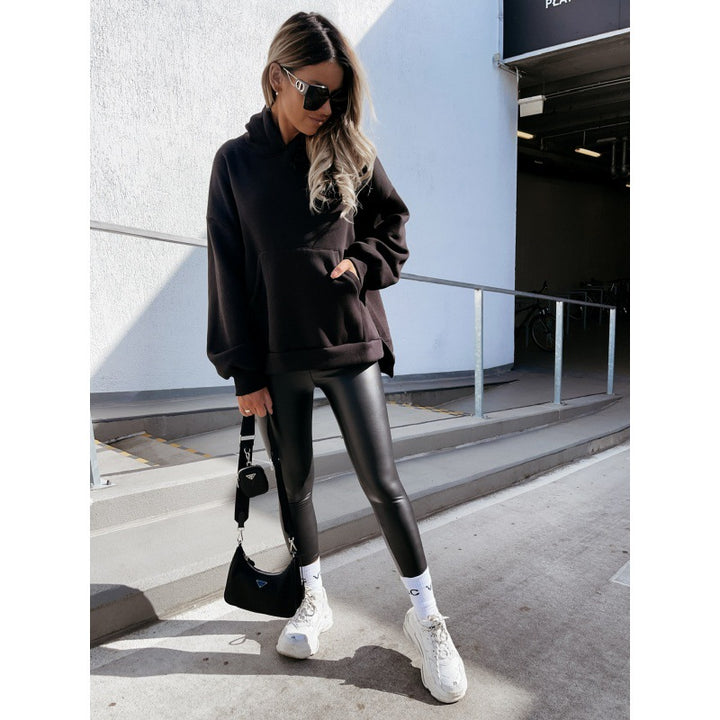 Kvinnors Oversized Hoodie med Praktiska Kängurufickor Mirla-Eva Jonsson