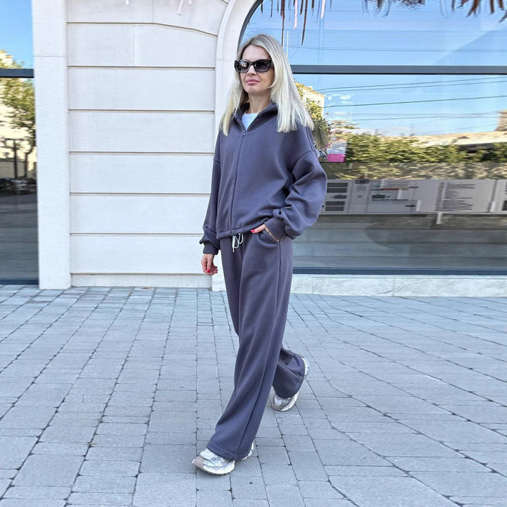 Kvinnors Oversized Hoodie och Vida Byxor Set Mirlaigt-Eva Jonsson
