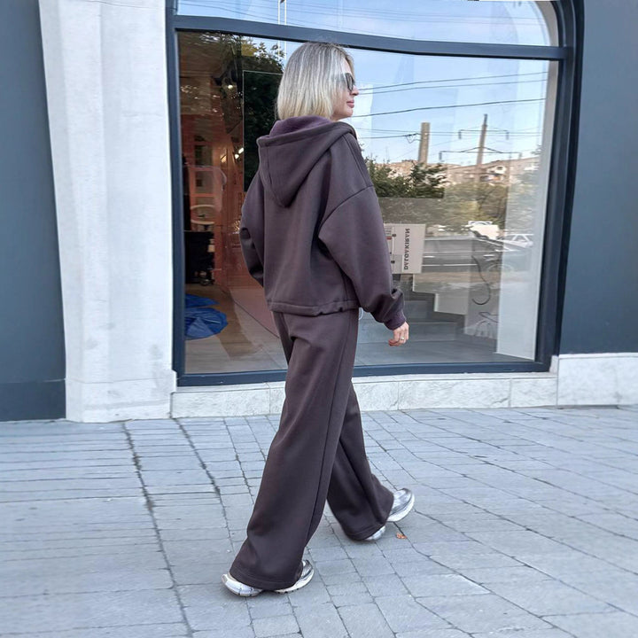 Kvinnors Oversized Hoodie och Vida Byxor Set Mirlaigt-Eva Jonsson