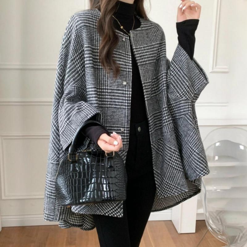 Kvinnors Oversized Kofta i Modern Kollar Mönster Mirla-Eva Jonsson