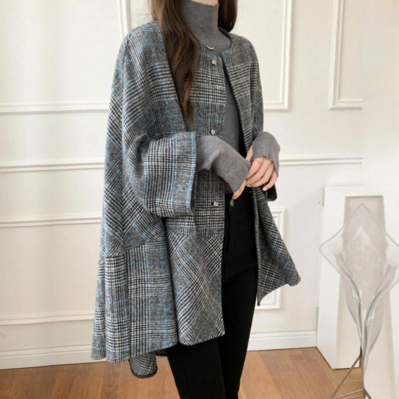 Kvinnors Oversized Kofta i Modern Kollar Mönster Mirla-Eva Jonsson