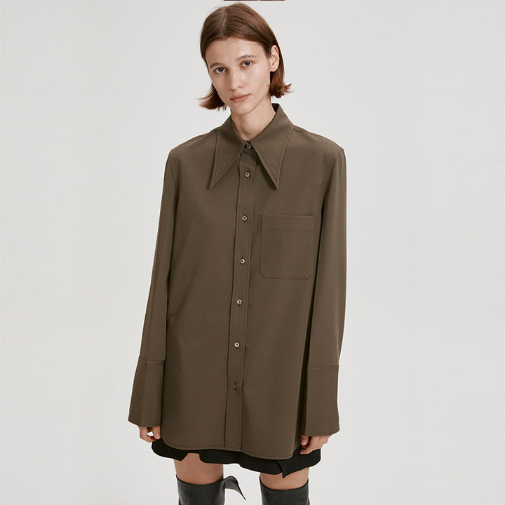 Kvinnors Oversized Skjorta Blus med Framträdande Krage Mirla-Eva Jonsson