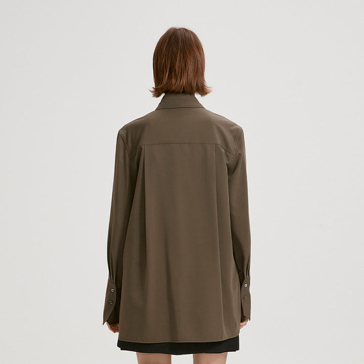 Kvinnors Oversized Skjorta Blus med Framträdande Krage Mirla-Eva Jonsson