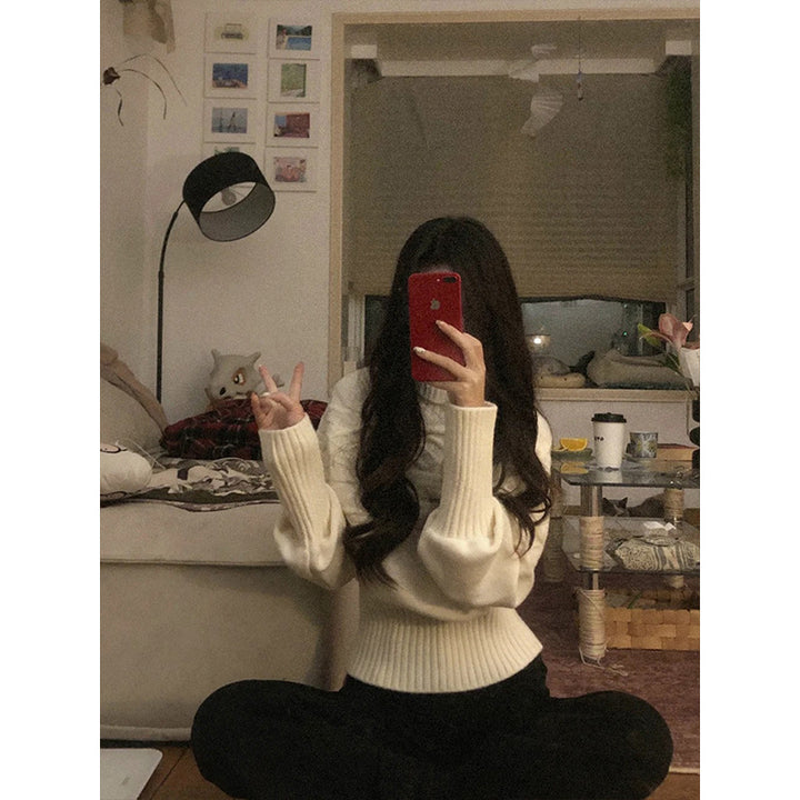 Kvinnors Oversized Stickad Tröja med Hög Krage och Texturerad Design Mirla-Eva Jonsson