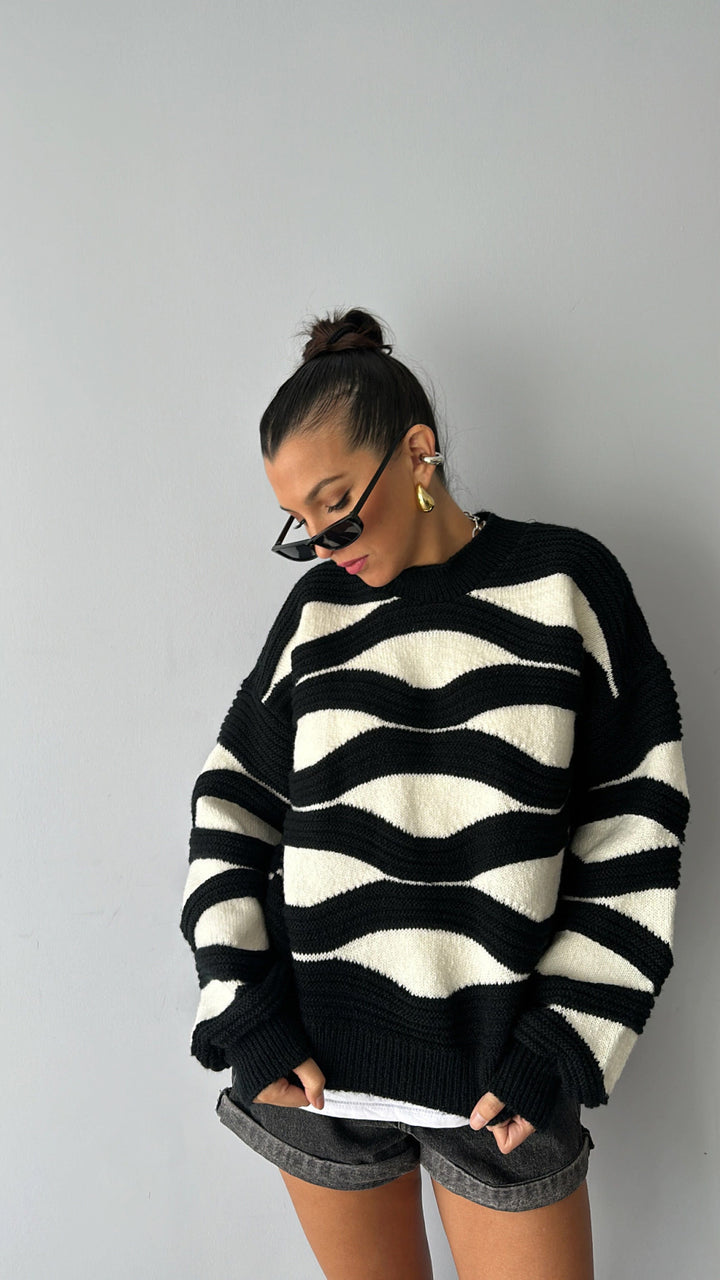 Kvinnors Oversized Stickad Tröja med Vågmönster Mirla-Eva Jonsson