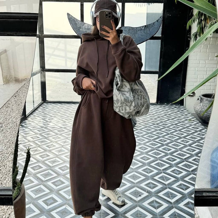 Kvinnors Oversized Sweat Suit med Huva och Manschetter Mirla-Eva Jonsson