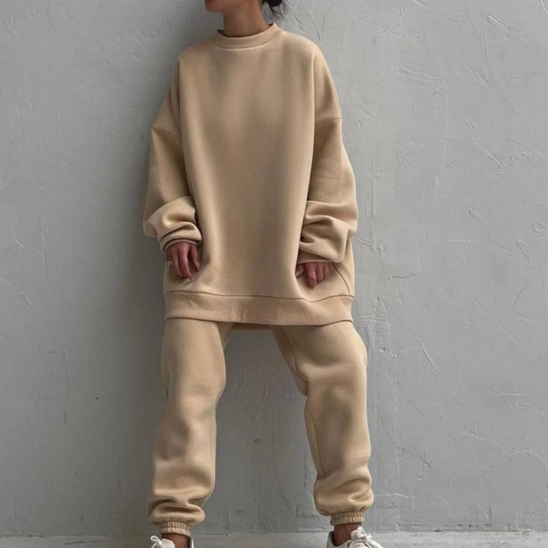 Kvinnors Oversized Sweatset med Hög Krage och Avslappnad Passform-Eva Jonsson