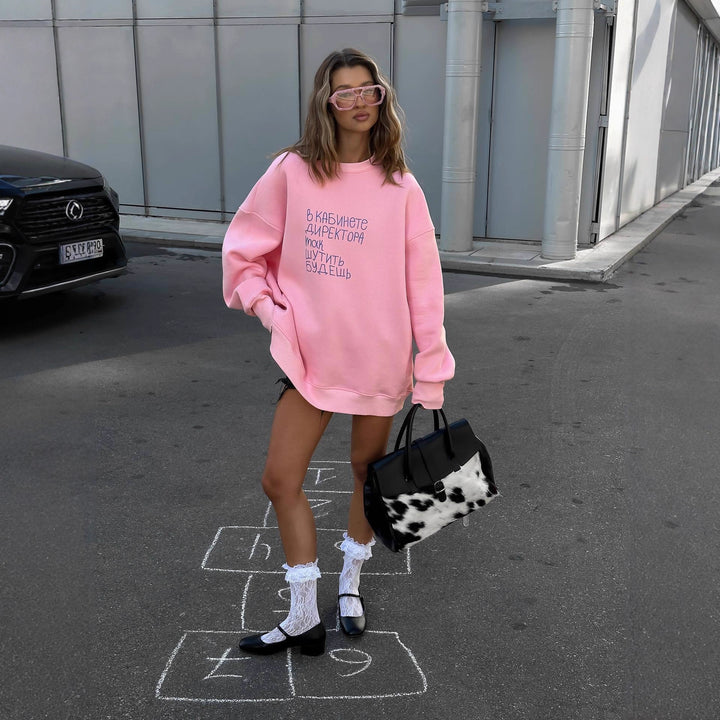 Kvinnors Oversized Sweatshirt med Kreativ Text Mirla-Eva Jonsson