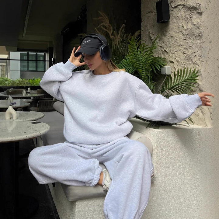 Kvinnors Oversized Sweatshirt och Joggingbyxor Set Mirla-Eva Jonsson