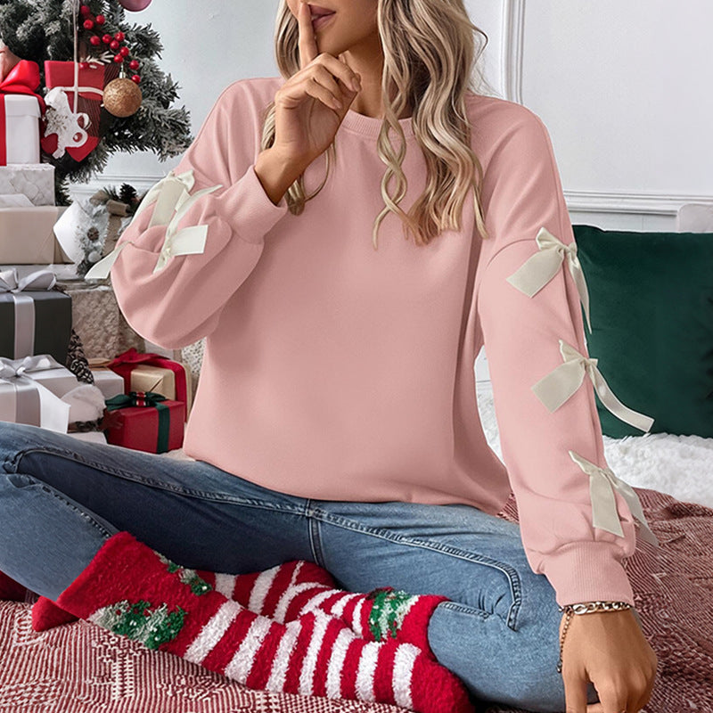 Kvinnors Oversized Tröja med Lekfulla Klänkningsdetaljer Mirla-Eva Jonsson